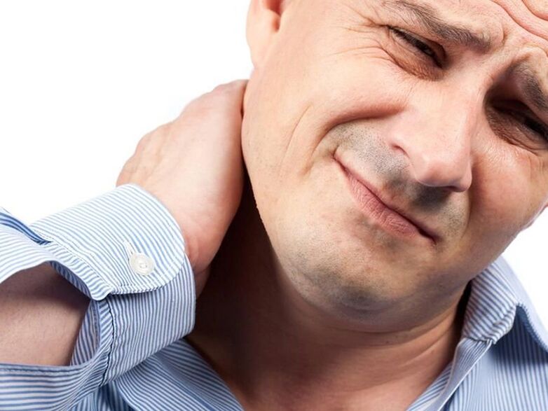 Silná bolesť v krku signalizuje tretí stupeň cervikálnej osteochondrózy