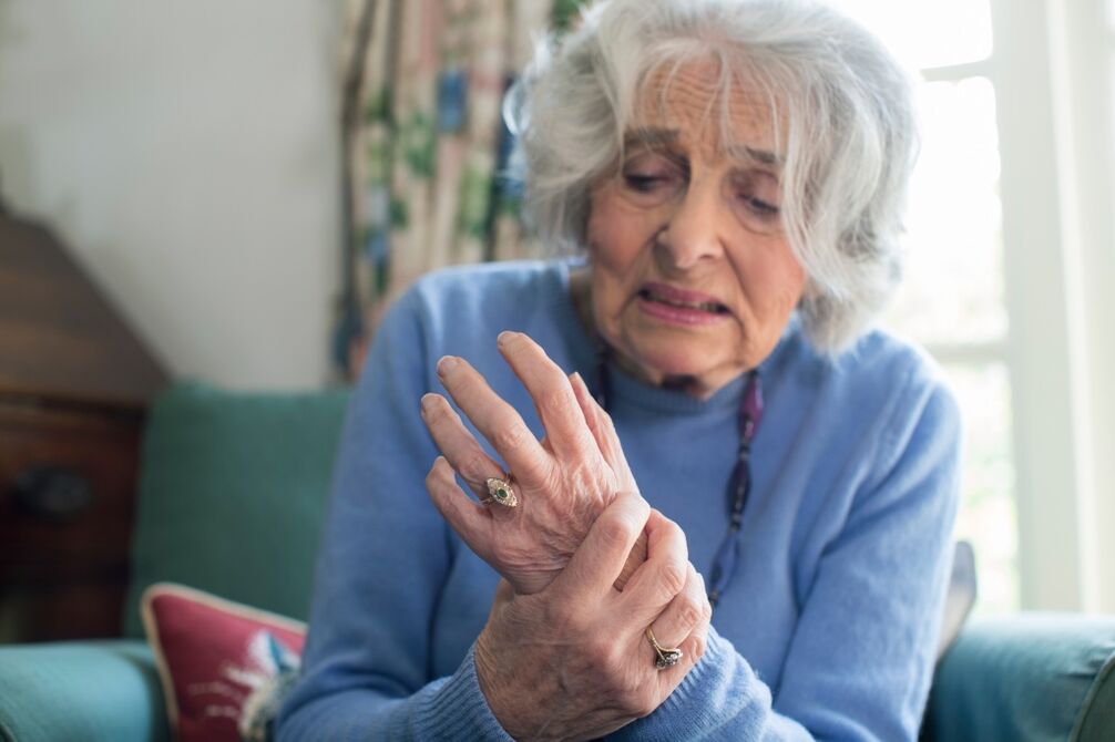 artróza kĺbov rúk u staršej ženy